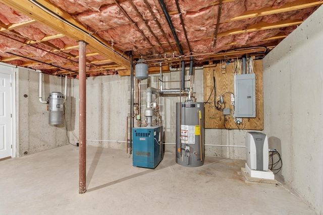 50 Arrowwood St, Methuen, MA 01844