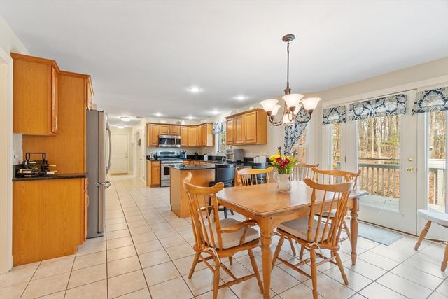 50 Arrowwood St, Methuen, MA 01844