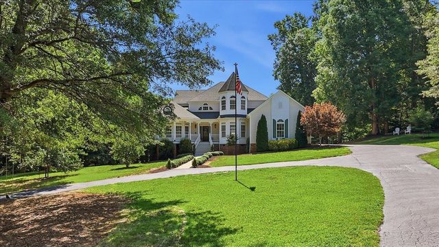 901 Bennetts Bridge Road, Greer, SC 29651
