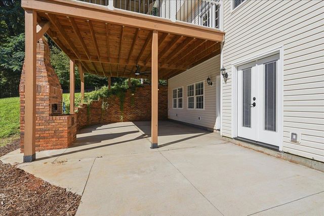 901 Bennetts Bridge Road, Greer, SC 29651