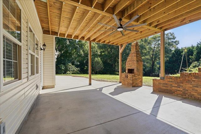 901 Bennetts Bridge Road, Greer, SC 29651