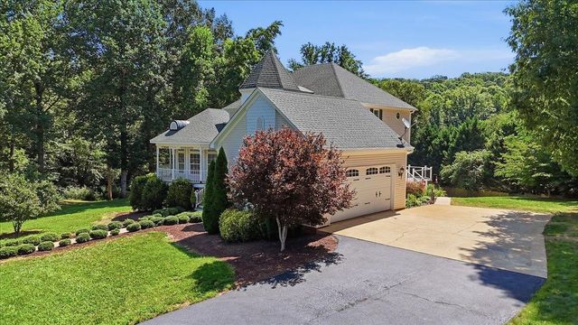 901 Bennetts Bridge Road, Greer, SC 29651
