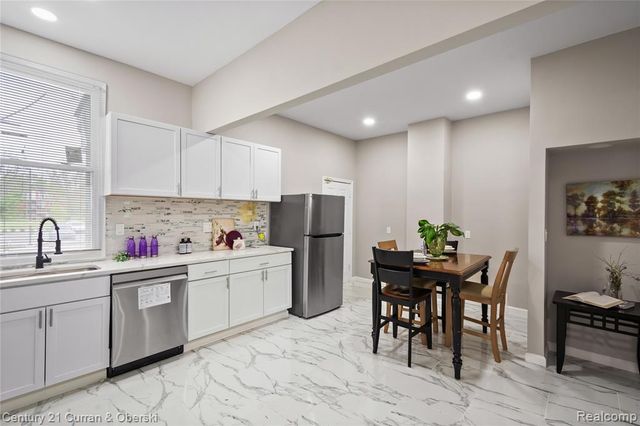 65 Melbourne Street, Detroit, MI 48202