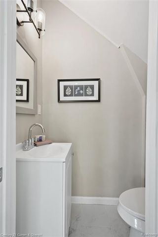 65 Melbourne Street, Detroit, MI 48202