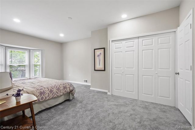 65 Melbourne Street, Detroit, MI 48202