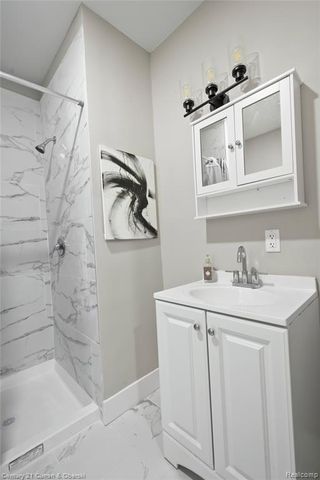 65 Melbourne Street, Detroit, MI 48202