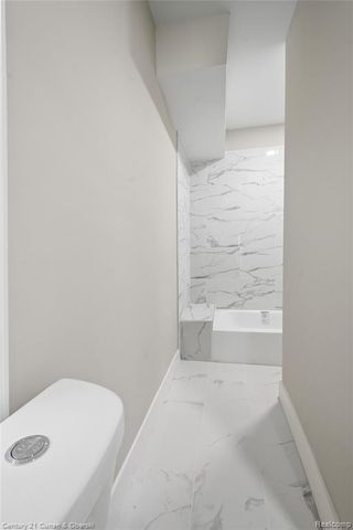 65 Melbourne Street, Detroit, MI 48202