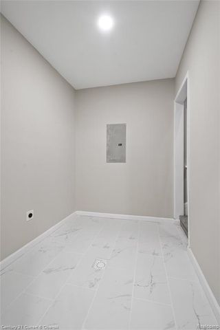 65 Melbourne Street, Detroit, MI 48202