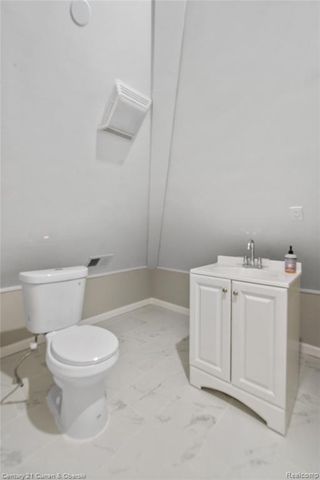 65 Melbourne Street, Detroit, MI 48202