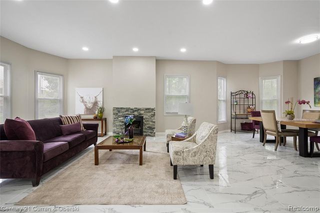 65 Melbourne Street, Detroit, MI 48202