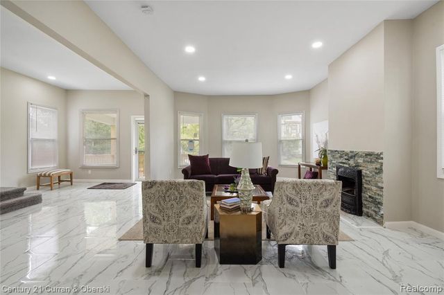 65 Melbourne Street, Detroit, MI 48202