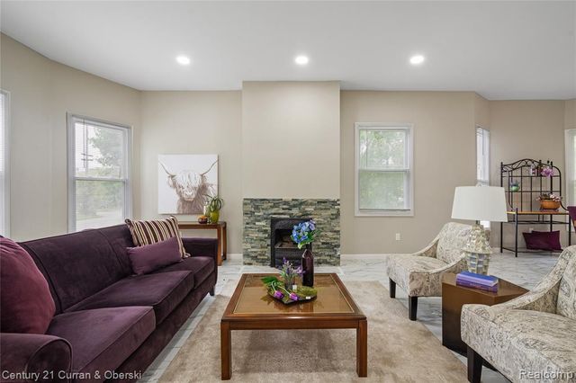 65 Melbourne Street, Detroit, MI 48202