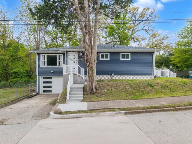 2504 18th Street, Moline, IL 61265
