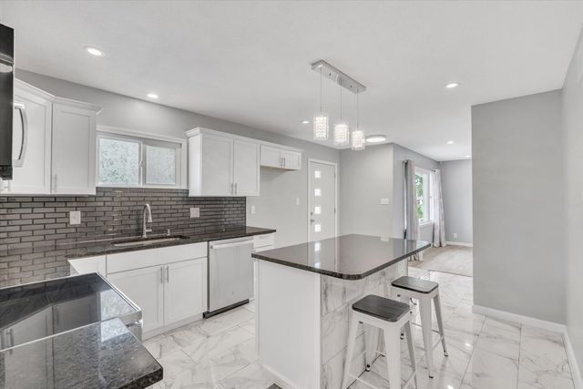 2504 18th Street, Moline, IL 61265
