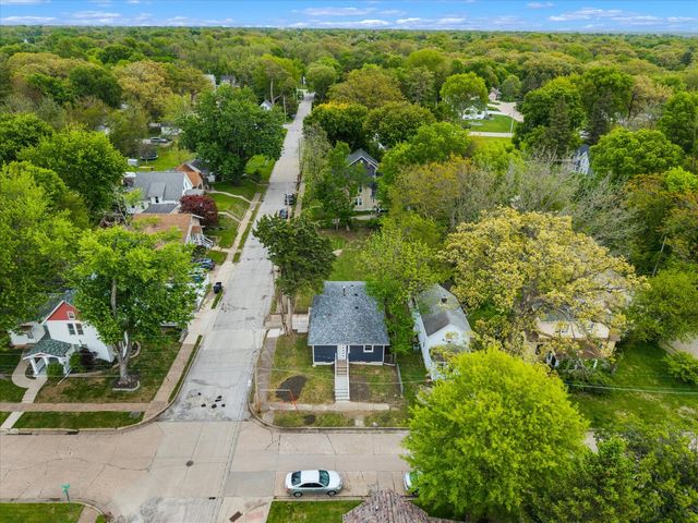 2504 18th Street, Moline, IL 61265