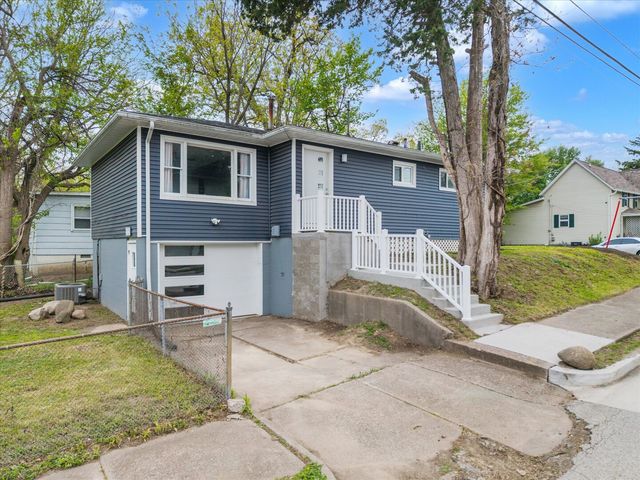 2504 18th Street, Moline, IL 61265