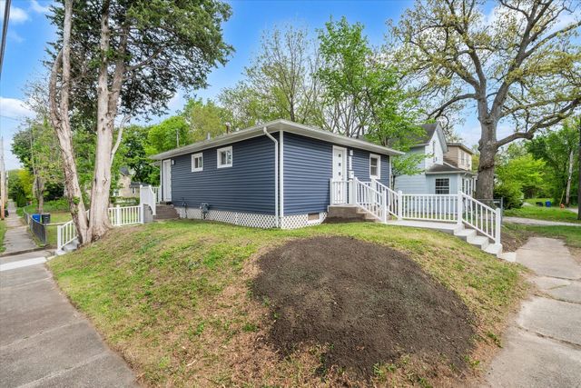 2504 18th Street, Moline, IL 61265