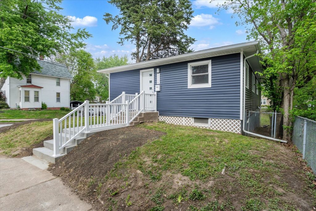 2504 18th Street, Moline, IL 61265