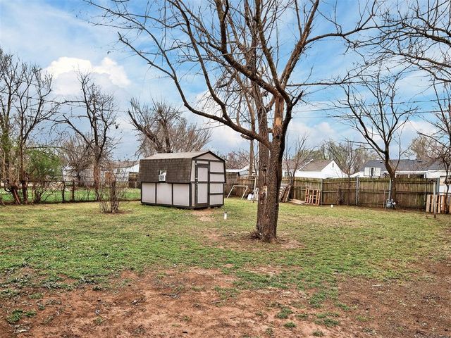 3904 Pine Avenue, Del City, OK 73115