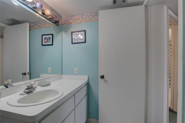 2595 CYPRUS DRIVE 4-219, Palm Harbor, FL 34684