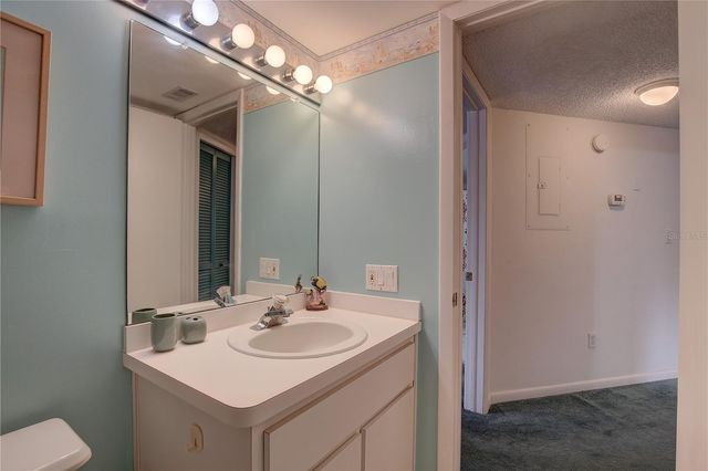 2595 CYPRUS DRIVE 4-219, Palm Harbor, FL 34684