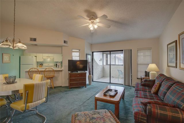 2595 CYPRUS DRIVE 4-219, Palm Harbor, FL 34684