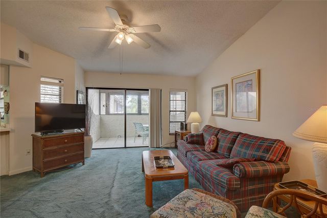 2595 CYPRUS DRIVE 4-219, Palm Harbor, FL 34684