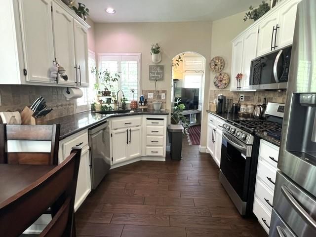 6100 Belfield Cir, Elk Grove, CA 95758