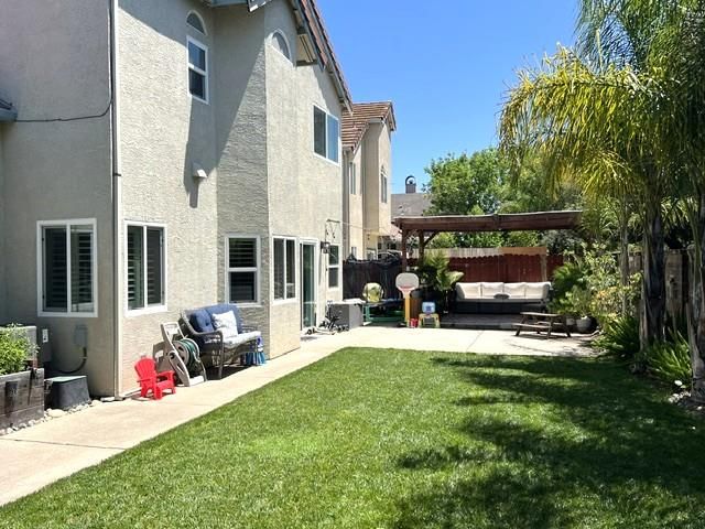 6100 Belfield Cir, Elk Grove, CA 95758