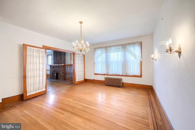 41 W MAIN ST, Fawn Grove, PA 17321
