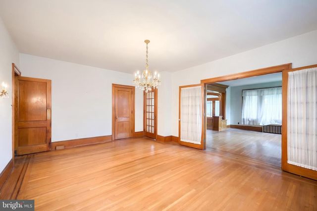 41 W MAIN ST, Fawn Grove, PA 17321