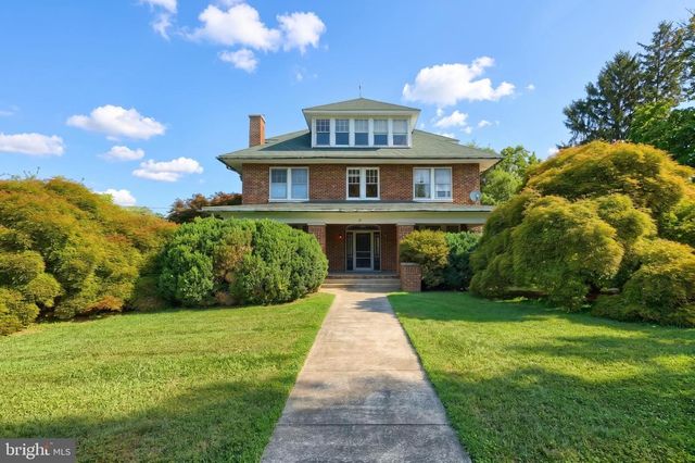 41 W MAIN ST, Fawn Grove, PA 17321