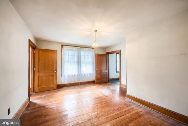 41 W MAIN ST, Fawn Grove, PA 17321