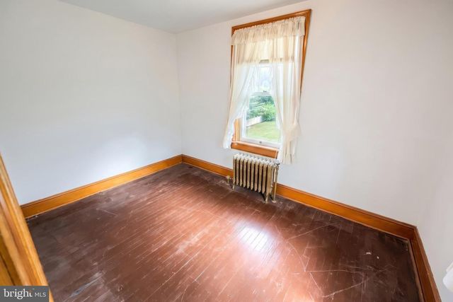 41 W MAIN ST, Fawn Grove, PA 17321