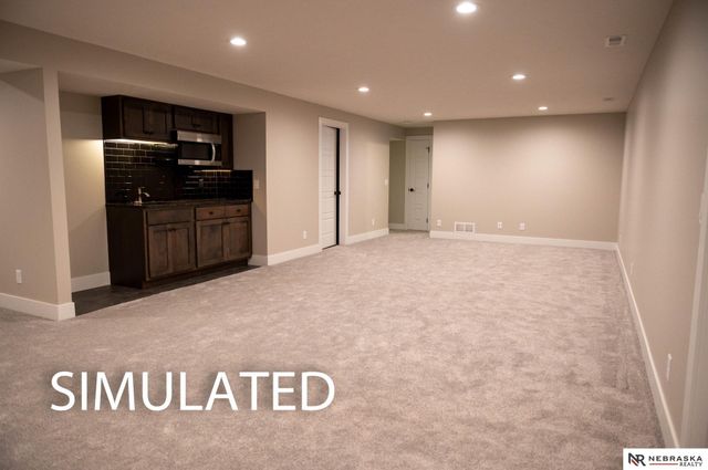 8023 Ephraem Lane, Lincoln, NE 68516