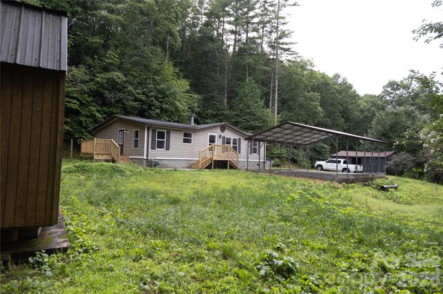 559 Old Quebec Road, Lake Toxaway, NC 28747