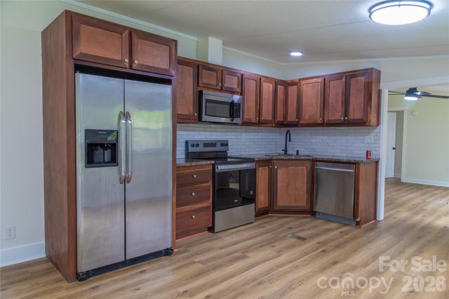 559 Old Quebec Road, Lake Toxaway, NC 28747