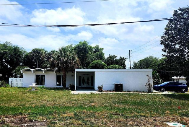 1715 York Court, Fort Pierce, FL 34982