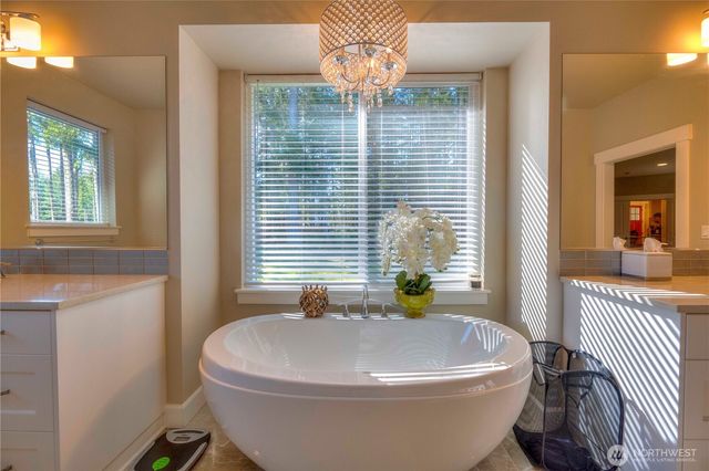 7709 Swift Lane NE, Olympia, WA 98516