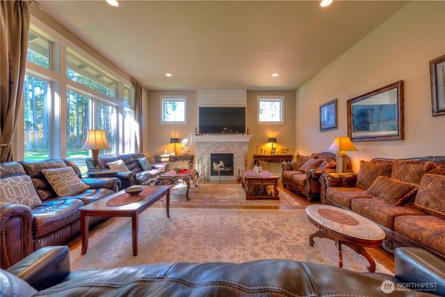 7709 Swift Lane NE, Olympia, WA 98516