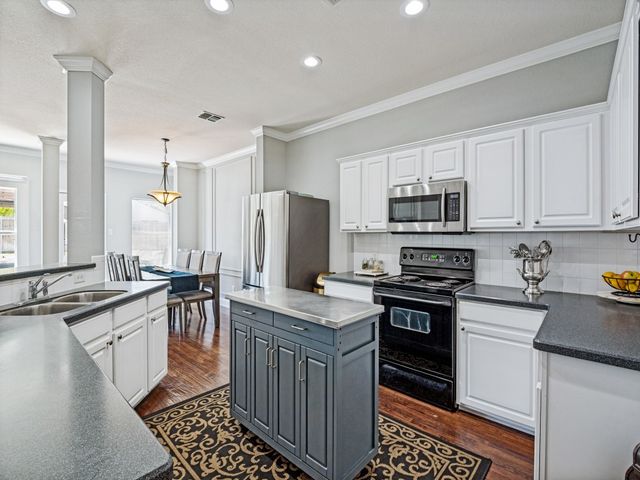 3251 Yeltes, Grand Prairie, TX 75054
