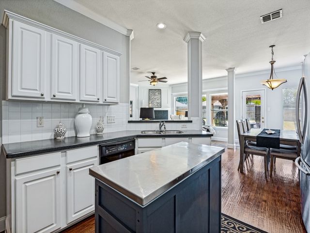 3251 Yeltes, Grand Prairie, TX 75054