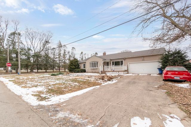 105 Cornwall Avenue, Waterloo, IA 50702