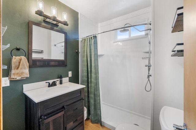 105 Cornwall Avenue, Waterloo, IA 50702