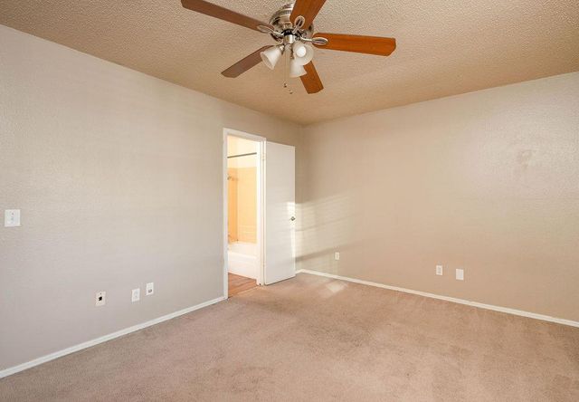 11421 N May Avenue B, Oklahoma City, OK 73120