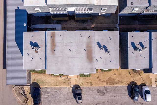 11421 N May Avenue B, Oklahoma City, OK 73120