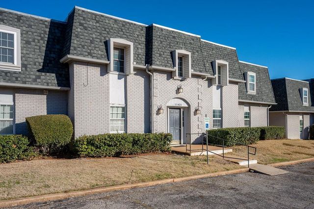 11421 N May Avenue B, Oklahoma City, OK 73120