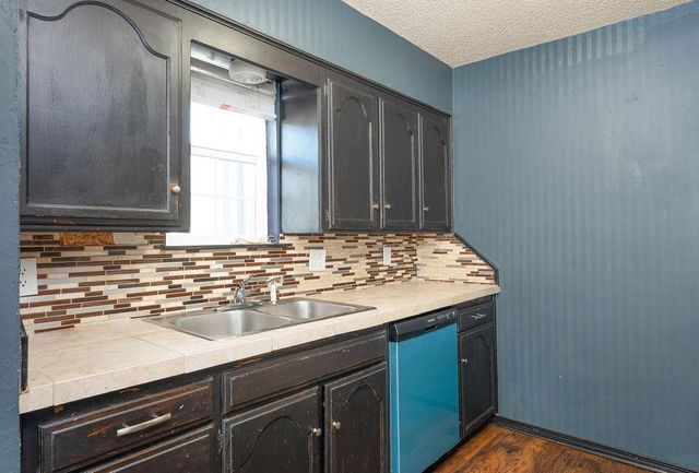 11421 N May Avenue B, Oklahoma City, OK 73120