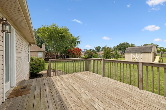 104 Mesa Drive, Portland, TN 37148