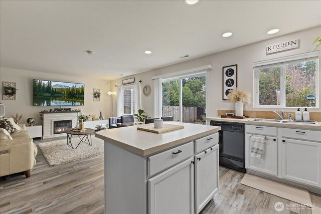 4405 E Roosevelt Avenue, Tacoma, WA 98404